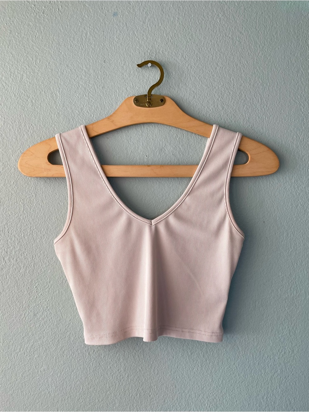 🌻5/$15🌻 SHEIN | Beige V-Neck Cropped Layering Tank Top